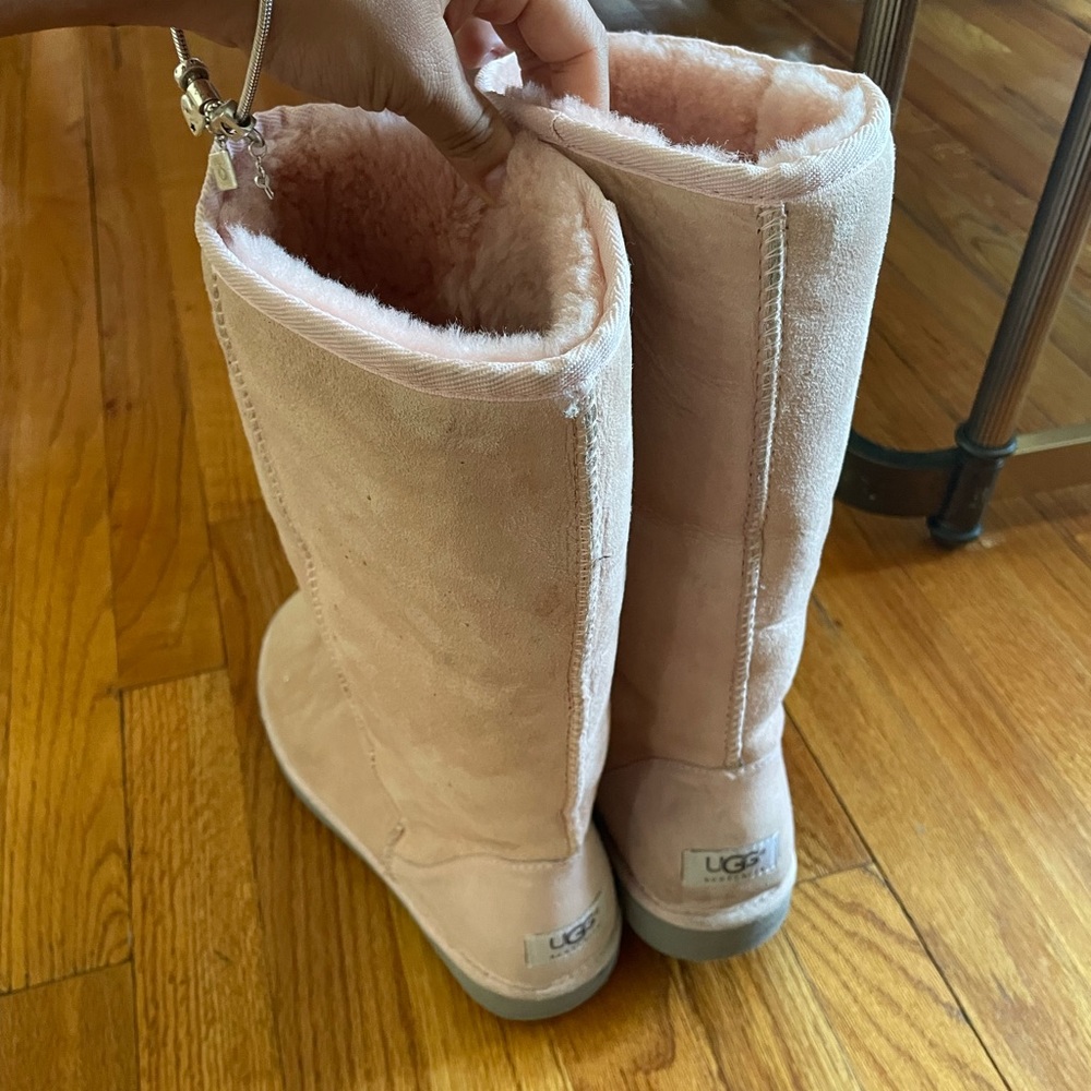Pink Uggs.